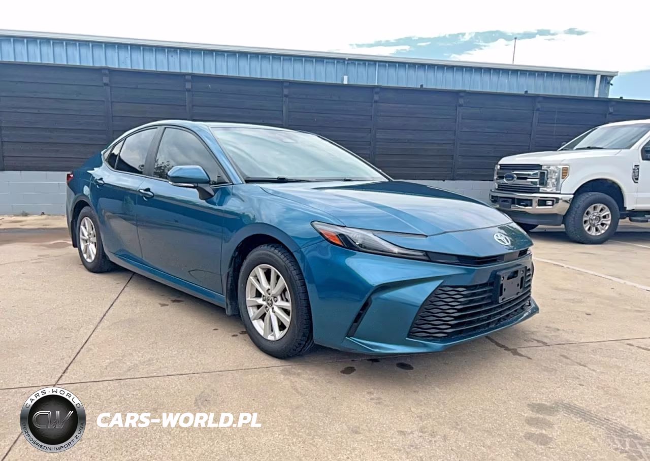 2025 Toyota Camry Le – zdjęcie 1 z 13