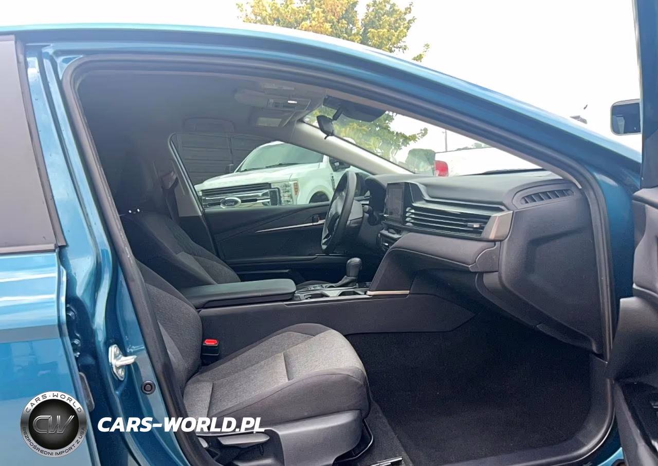 2025 Toyota Camry Le VIN:4T1DAACK0SU617326 - 5