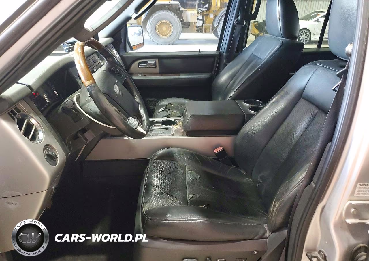 2010 Ford Expedition Limited VIN:1FMJU1K55AEA34040 - 7