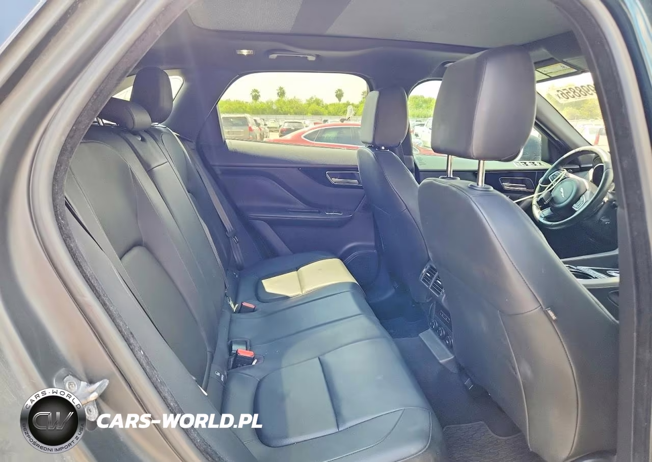 2017 Jaguar F-Pace Premium VIN:SADCJ2BNXHA488477 - 10