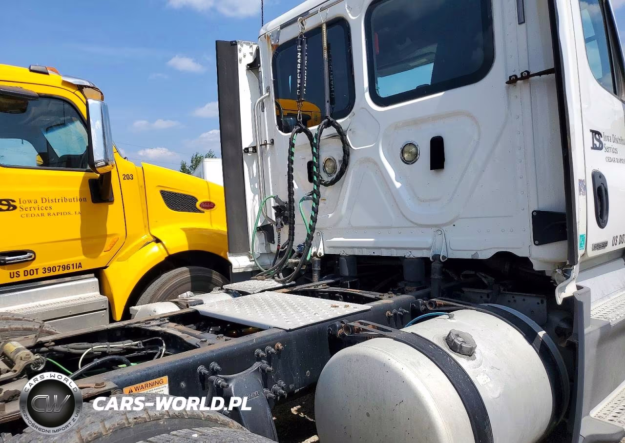 2019 Freightliner Cascadia 125 Semi Truck VIN:3AKJGEDV1KDKH1926 - 13