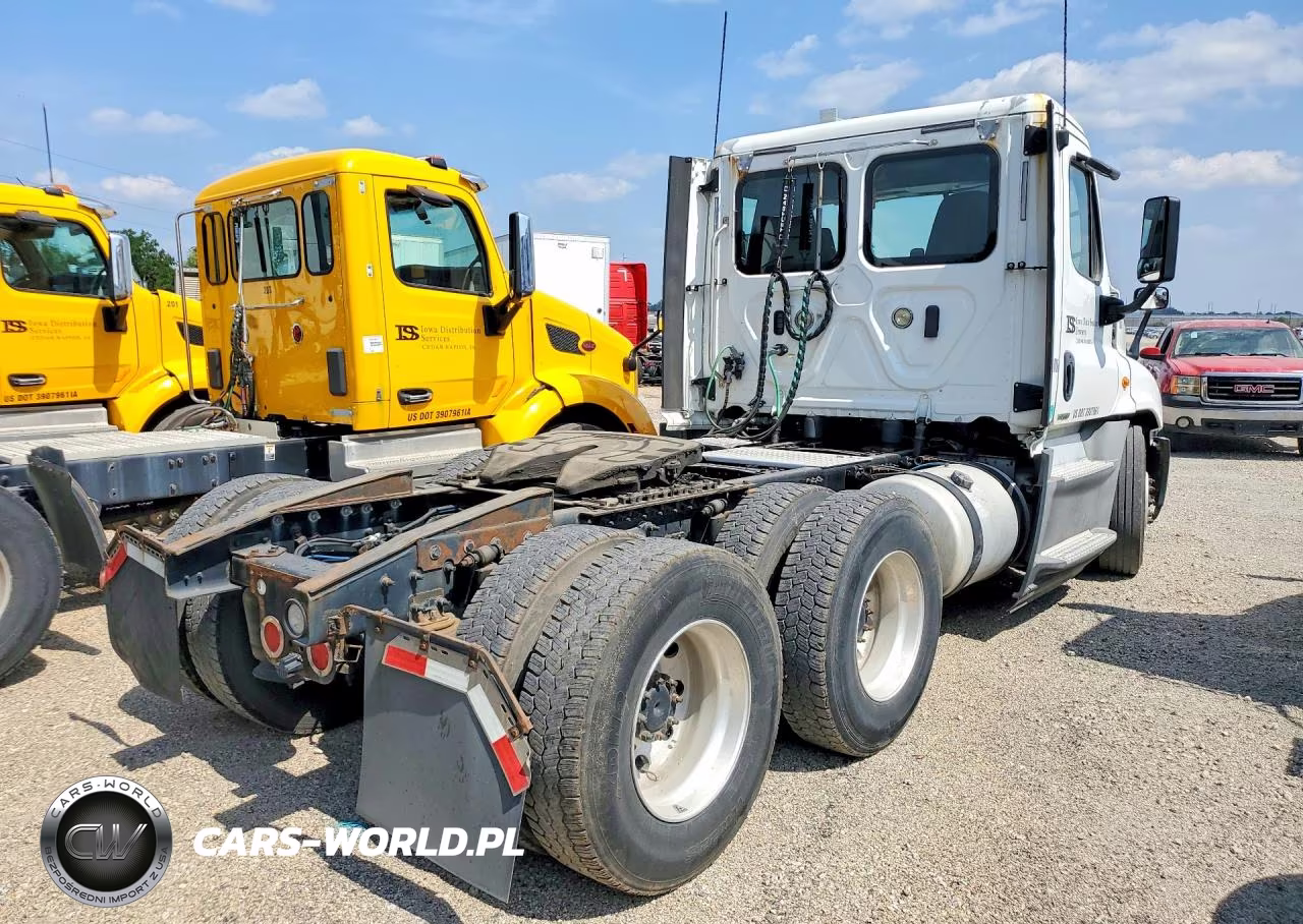 2019 Freightliner Cascadia 125 Semi Truck VIN:3AKJGEDV1KDKH1926 - 3