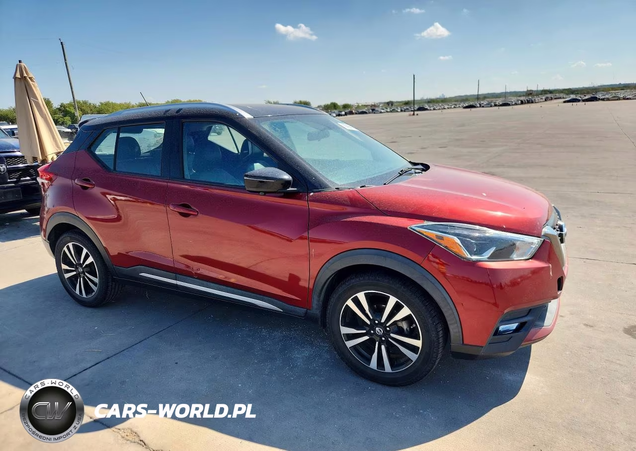 2019 Nissan Kicks Sr VIN:3N1CP5CU3KL480029 - 4