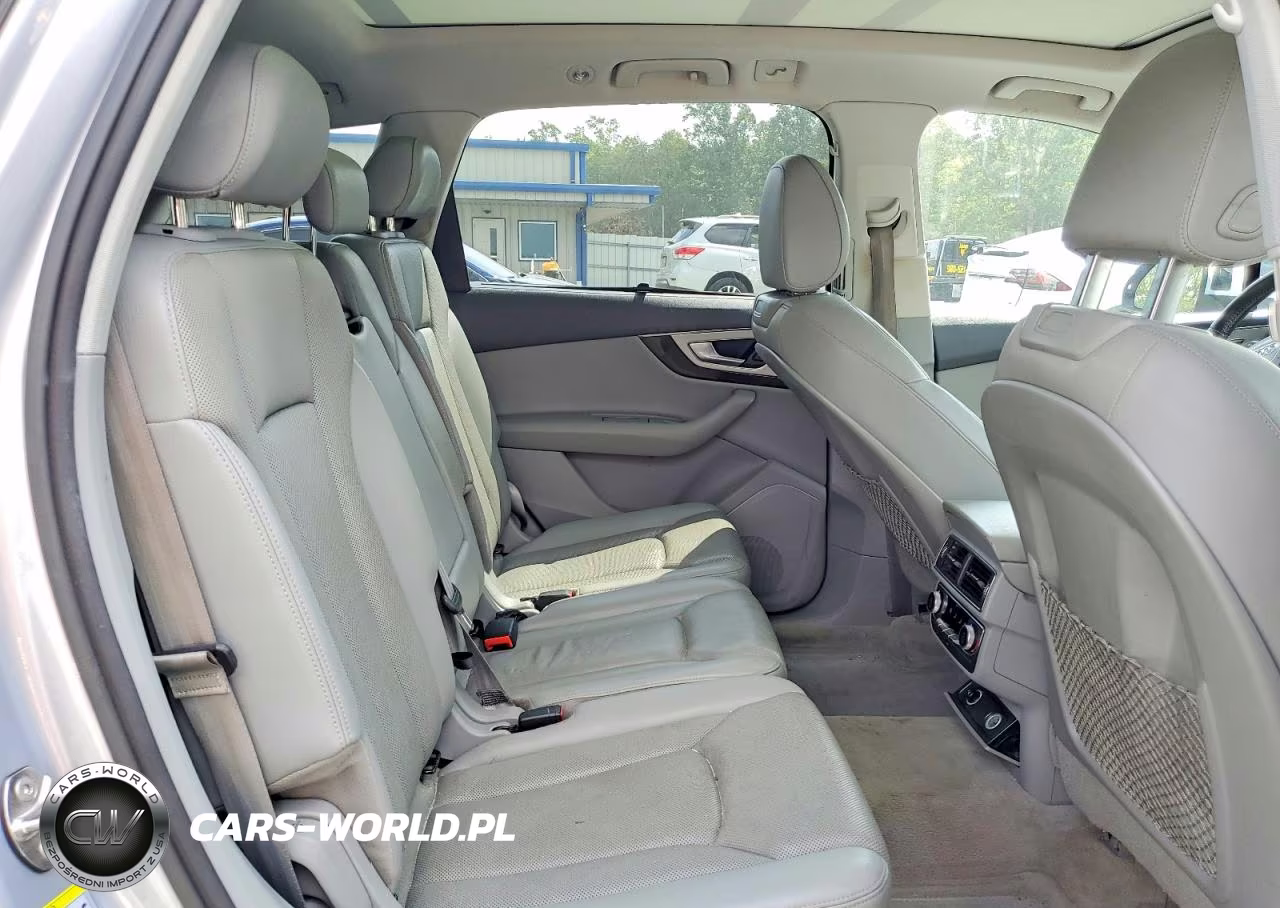 2017 Audi Q7 Premium Plus VIN:WA1LHAF73HD047909 - 11