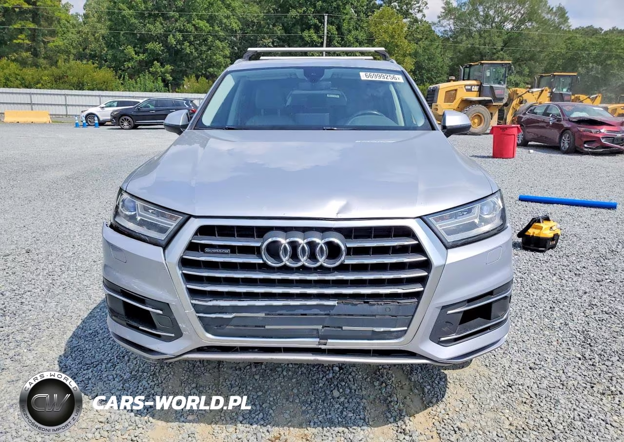 2017 Audi Q7 Premium Plus VIN:WA1LHAF73HD047909 - 5