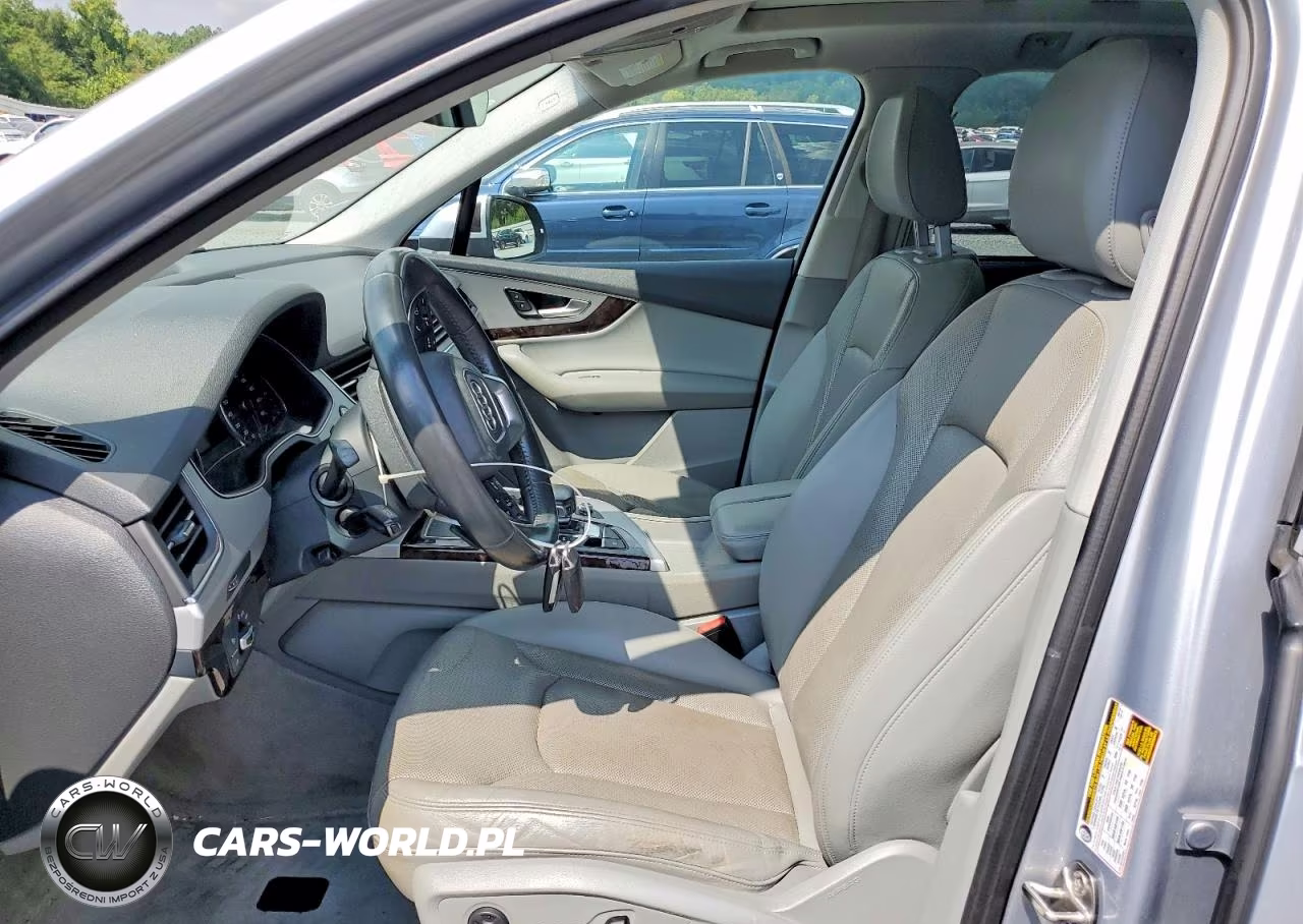 2017 Audi Q7 Premium Plus VIN:WA1LHAF73HD047909 - 7
