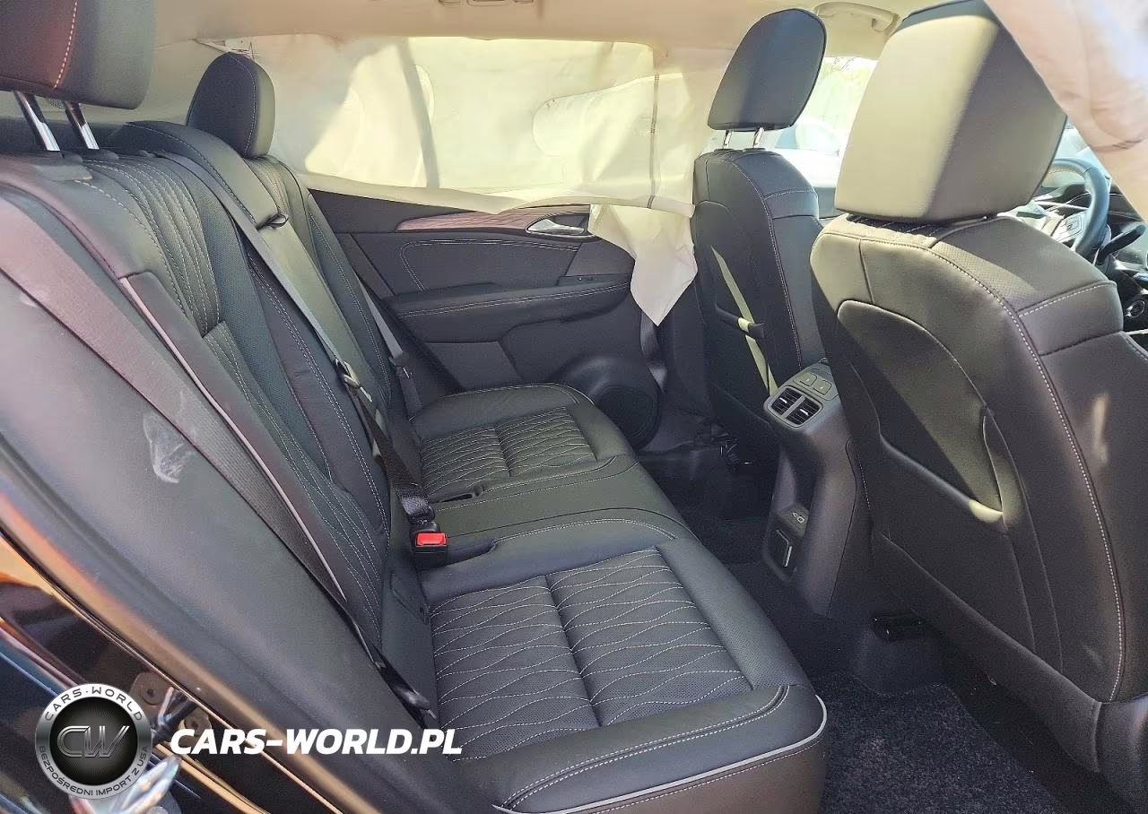 2021 Buick Envision Avenir VIN:LRBFZSR42MD198918 - 11
