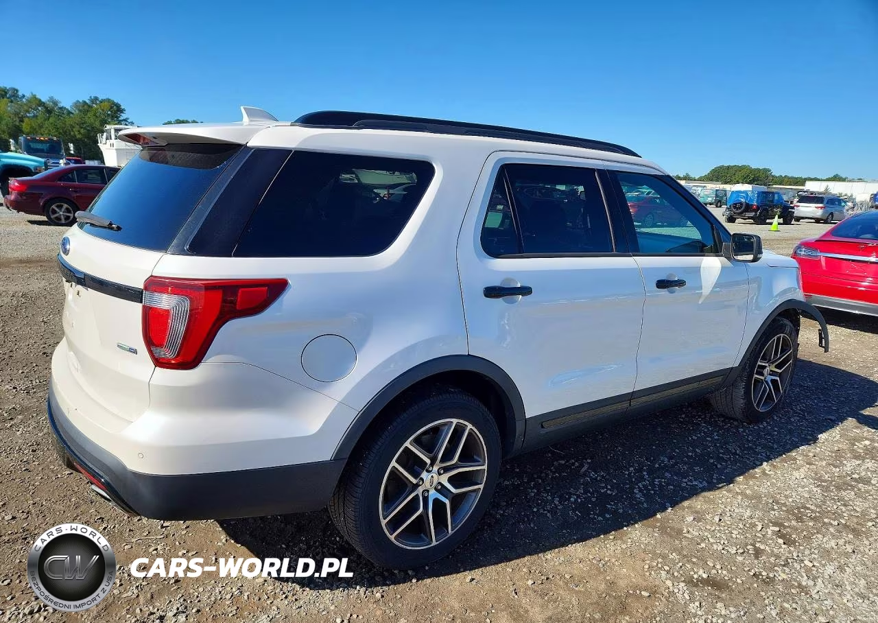 2016 Ford Explorer Sport VIN:1FM5K8GT7GGC68832 - 3