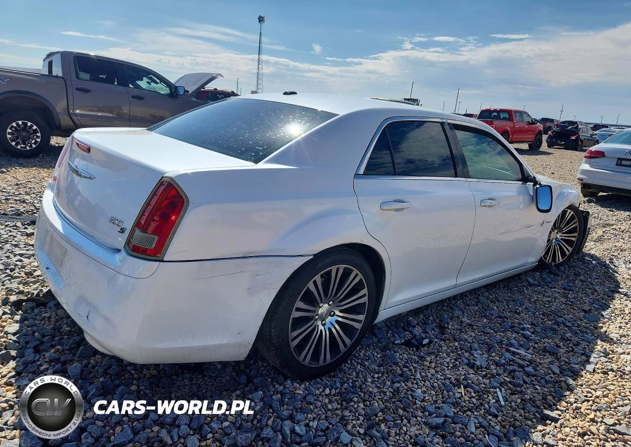 2013 Chrysler 300 S VIN:2C3CCABG5DH708271 - 3