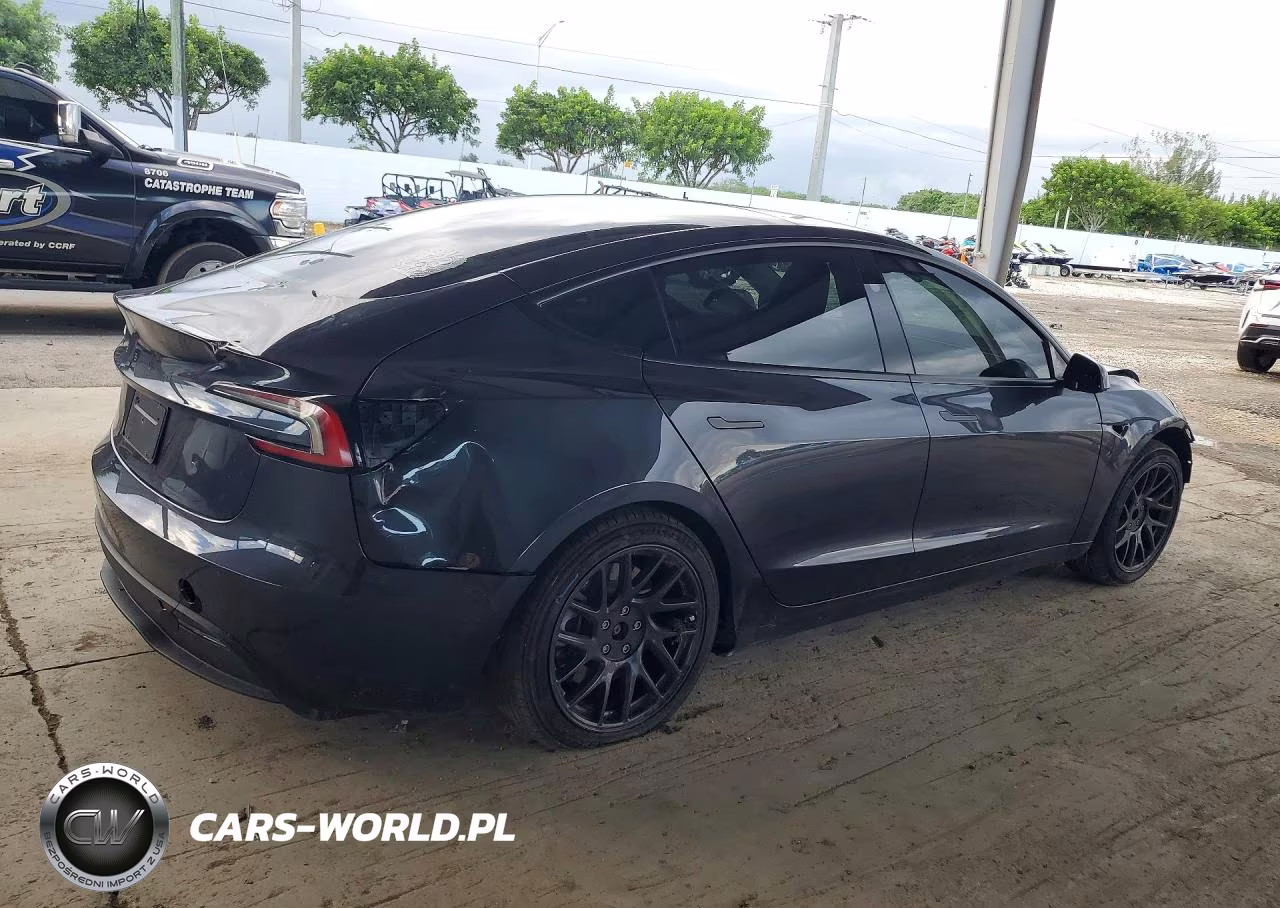2026 Tesla Model 3 VIN:5YJ3E1EAXTF189915 - 3