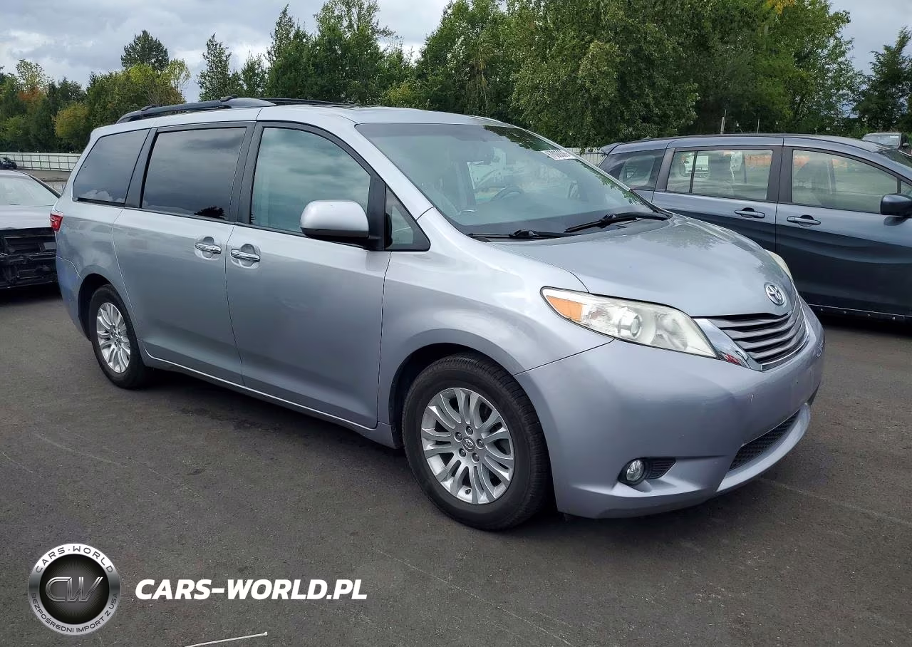 2017 Toyota Sienna Xle 8-Passenger VIN:5TDYZ3DCXHS826412 - 4