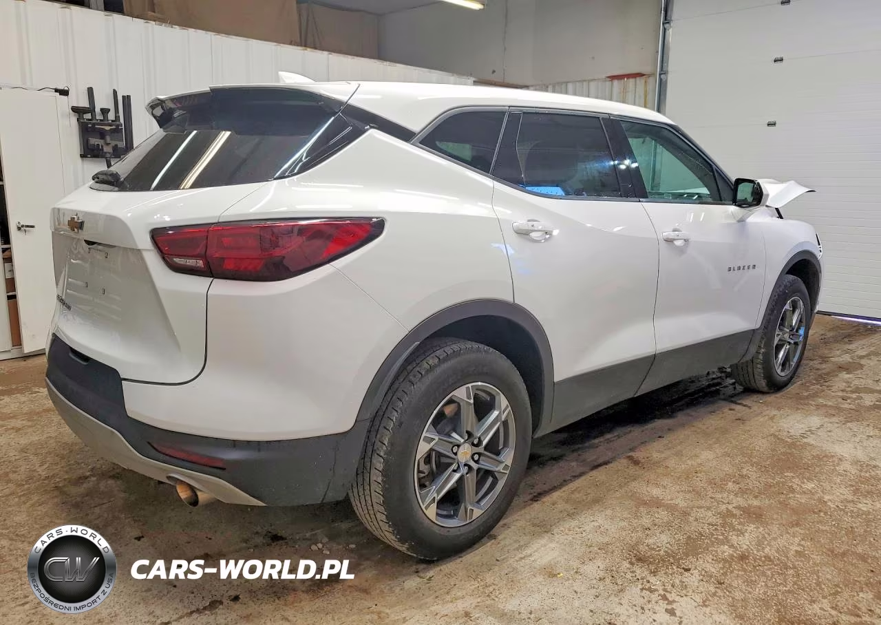 2025 Chevrolet Blazer 2Lt VIN:3GNKBHR41SS233511 - 3