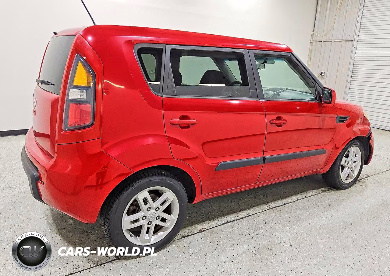 2011 Kia Soul + VIN:KNDJT2A26B7284705 - 3