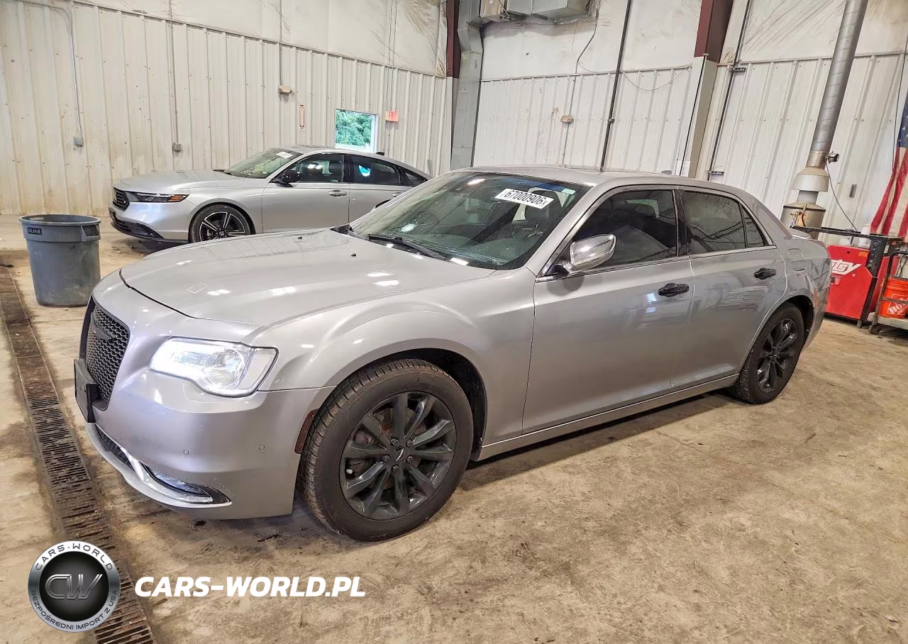 2017 Chrysler 300C VIN:2C3CCAKG5HH586937 - 1