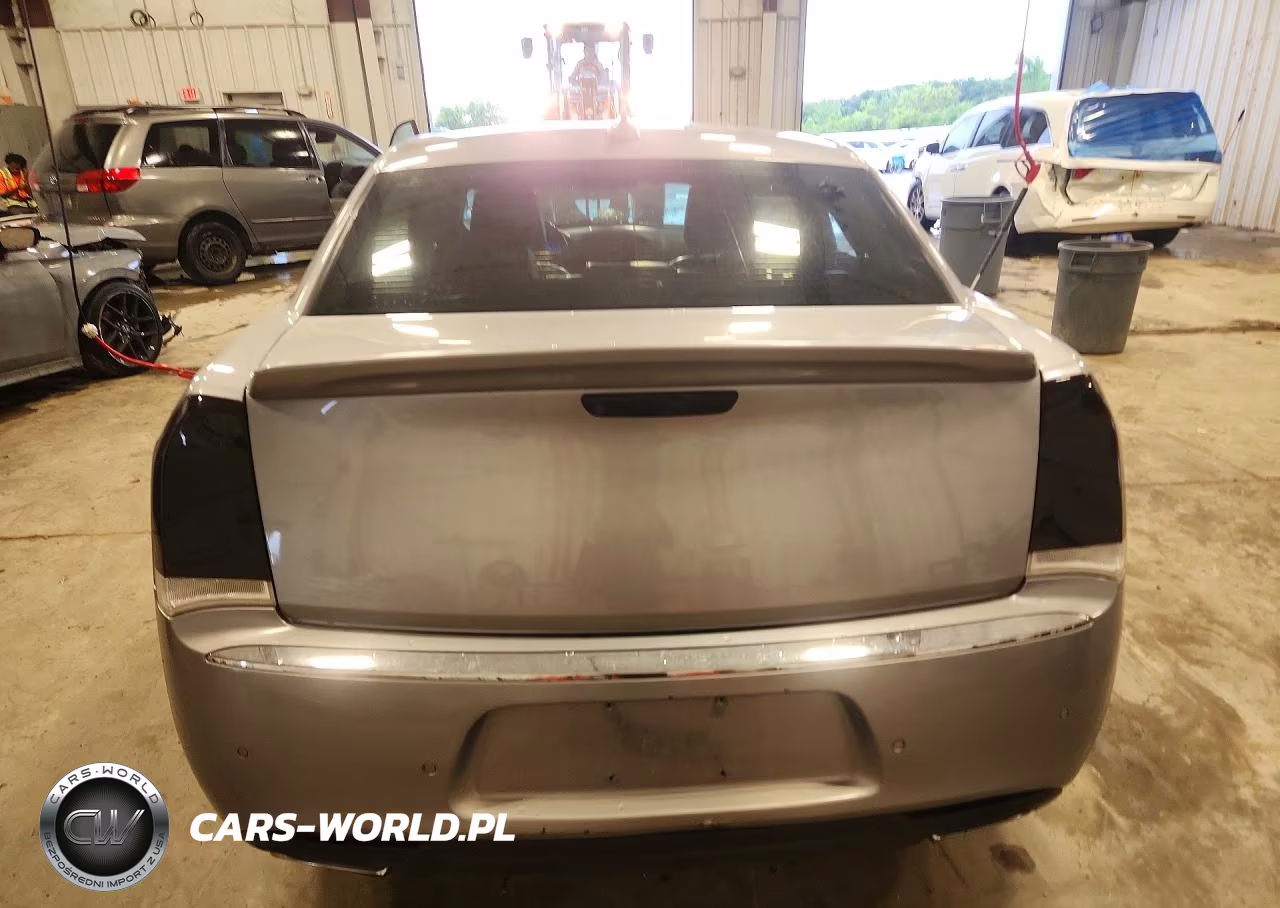 2017 Chrysler 300C VIN:2C3CCAKG5HH586937 - 6