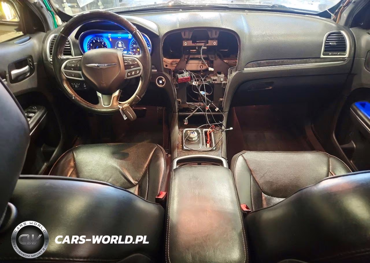 2017 Chrysler 300C VIN:2C3CCAKG5HH586937 - 8