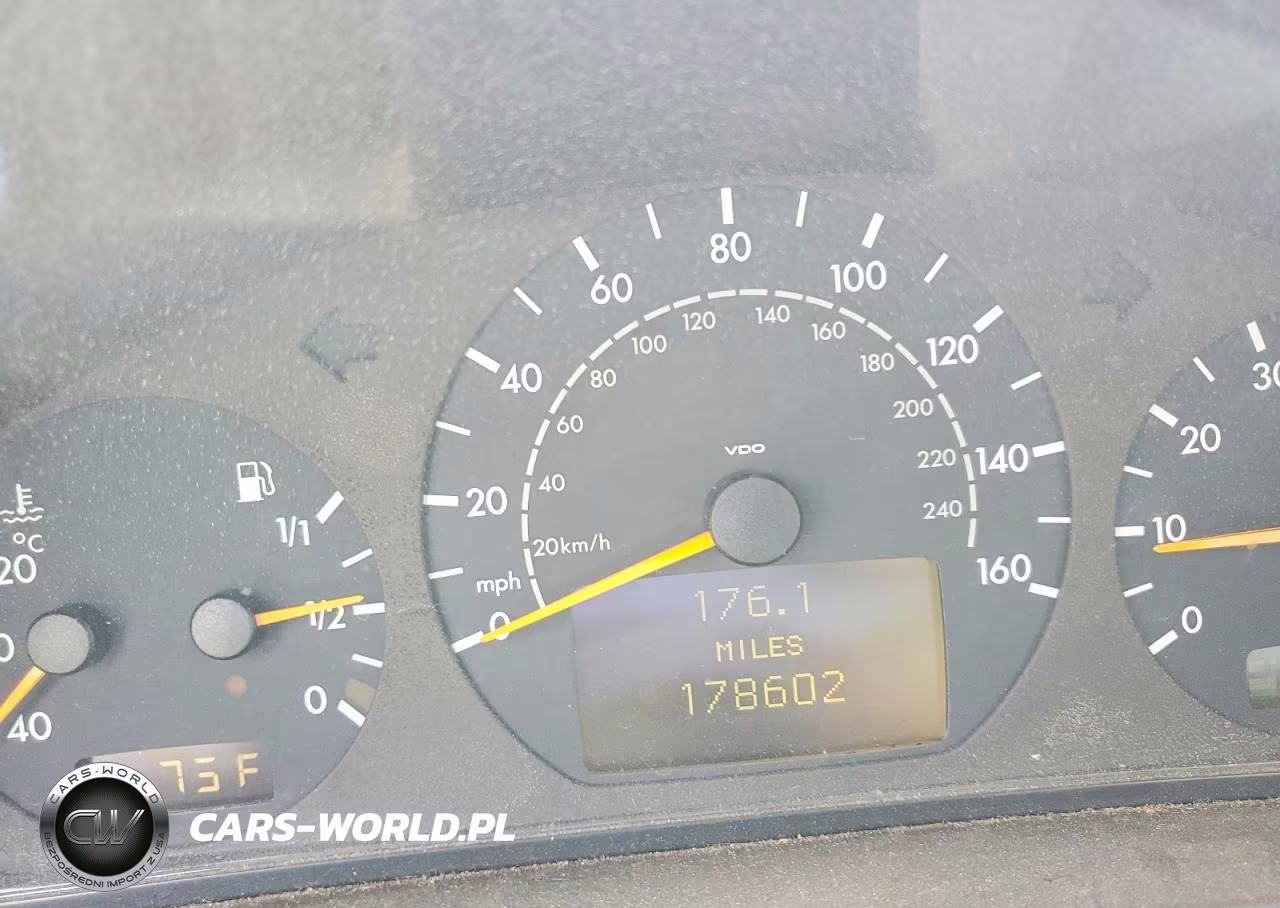 2002 Mercedes-Benz Clk 320 VIN:WDBLJ65G72F197282 - 9