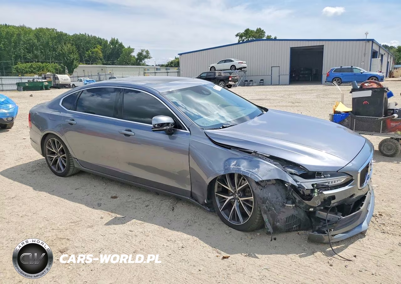 2018 Volvo S90 T5 Momentum VIN:LVY982AK1JP033103 - 4