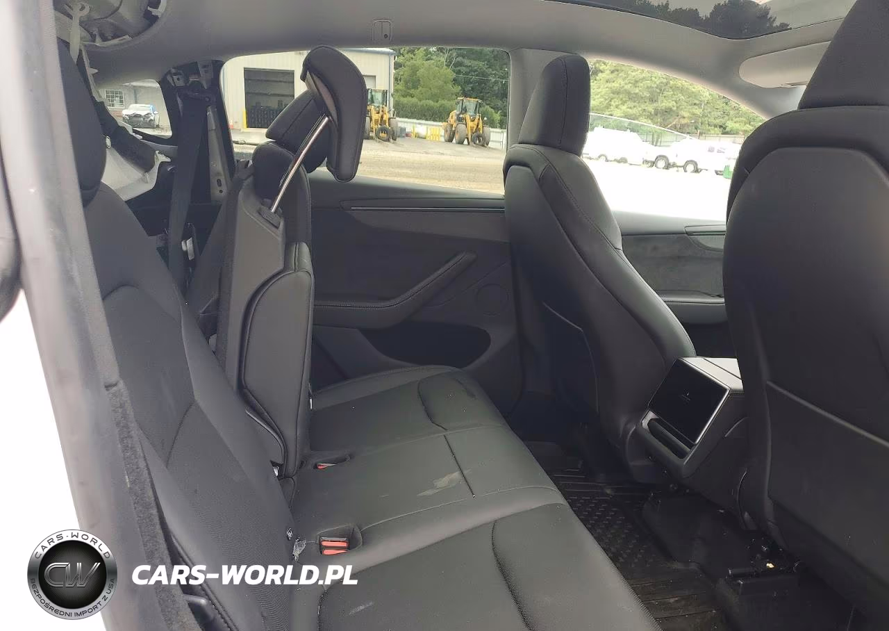 2026 Tesla Model Y VIN:7SAYGDEE8TA455842 - 10