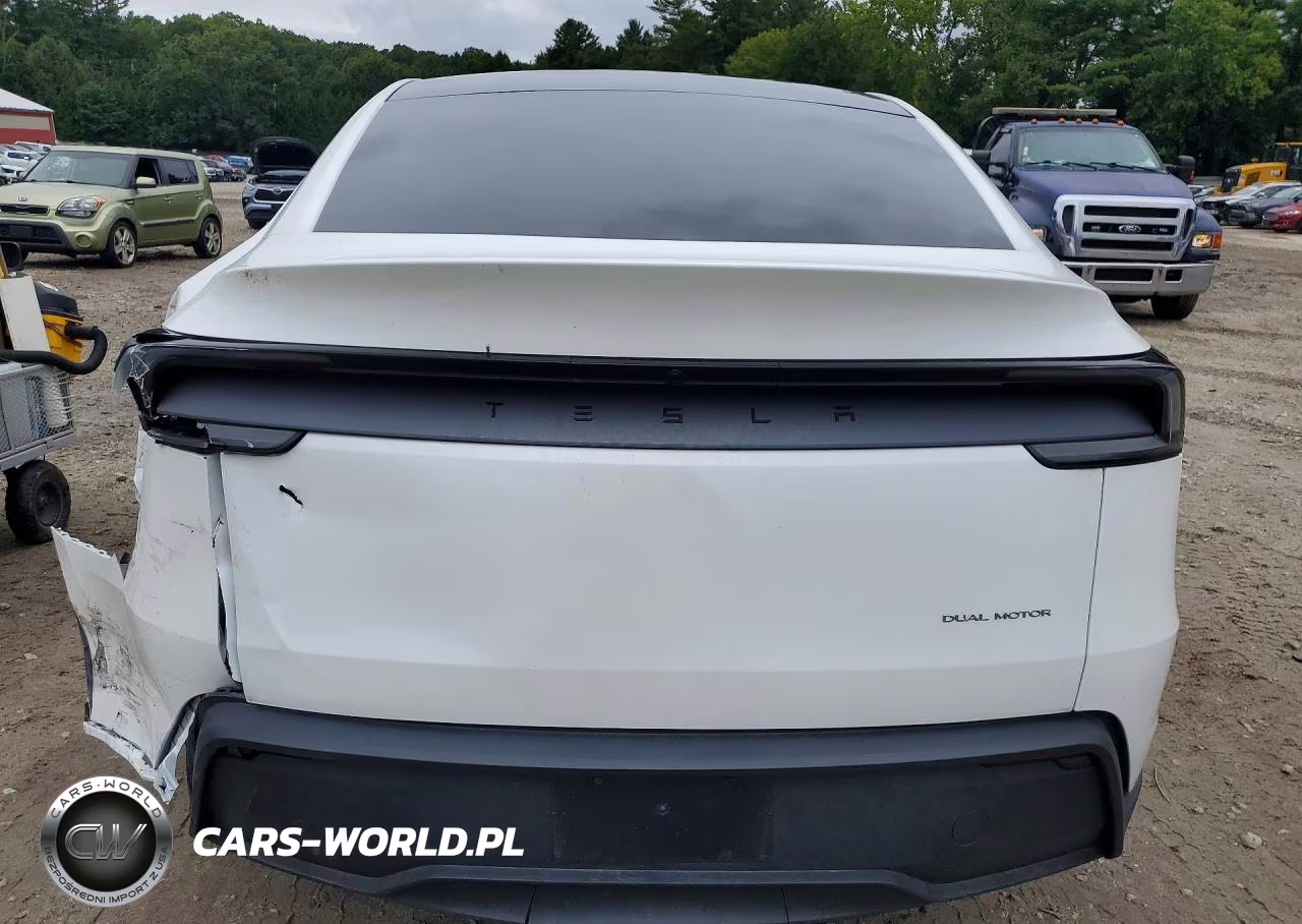 2026 Tesla Model Y VIN:7SAYGDEE8TA455842 - 6