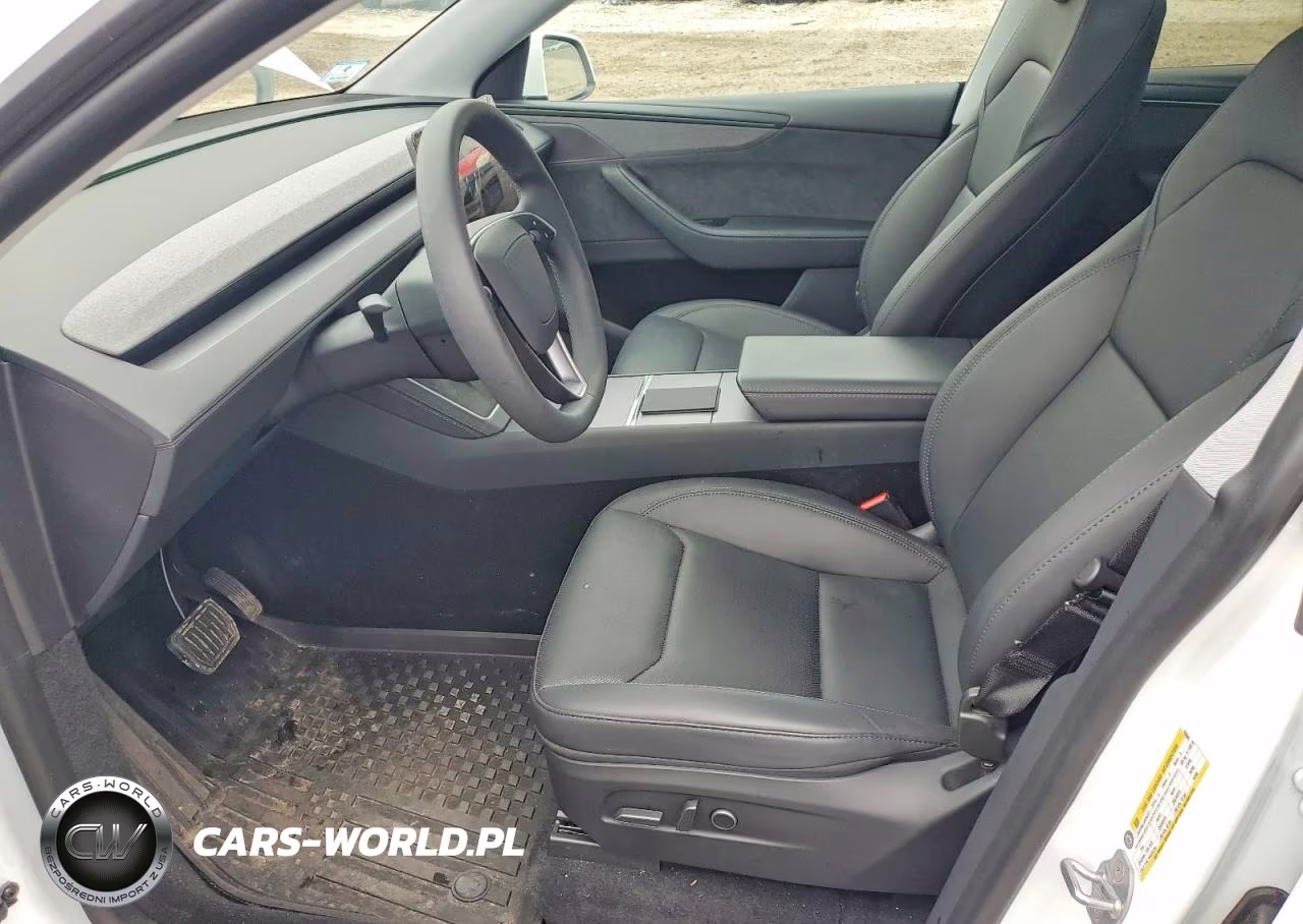 2026 Tesla Model Y VIN:7SAYGDEE8TA455842 - 7