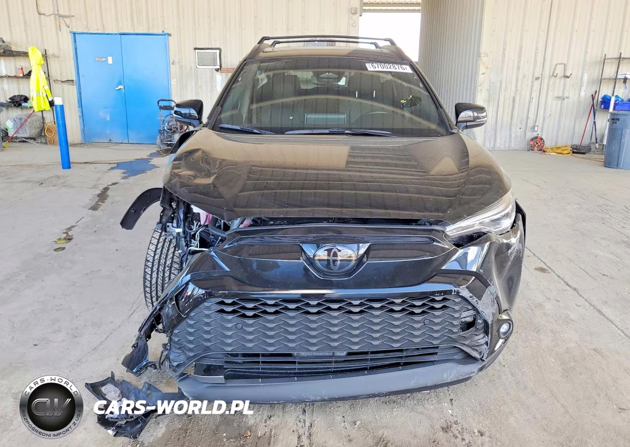 2025 Toyota Corolla Cross Hybrid Xse VIN:7MUFBABG1SV084260 - 5