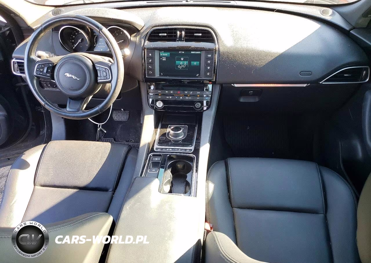 2018 Jaguar F-Pace Premium VIN:SADCJ2FX6JA273695 - 8
