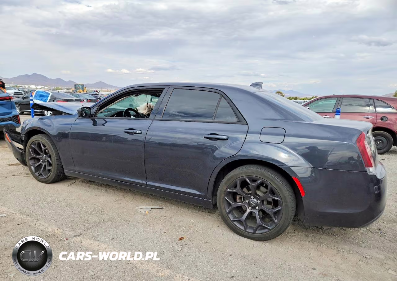 2019 Chrysler 300 Touring VIN:2C3CCAAGXKH590345 - 2