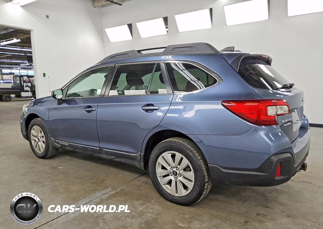 2018 Subaru Outback 2.5I Premium VIN:4S4BSACC8J3226796 - 2