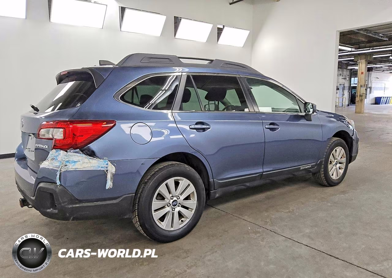2018 Subaru Outback 2.5I Premium VIN:4S4BSACC8J3226796 - 3