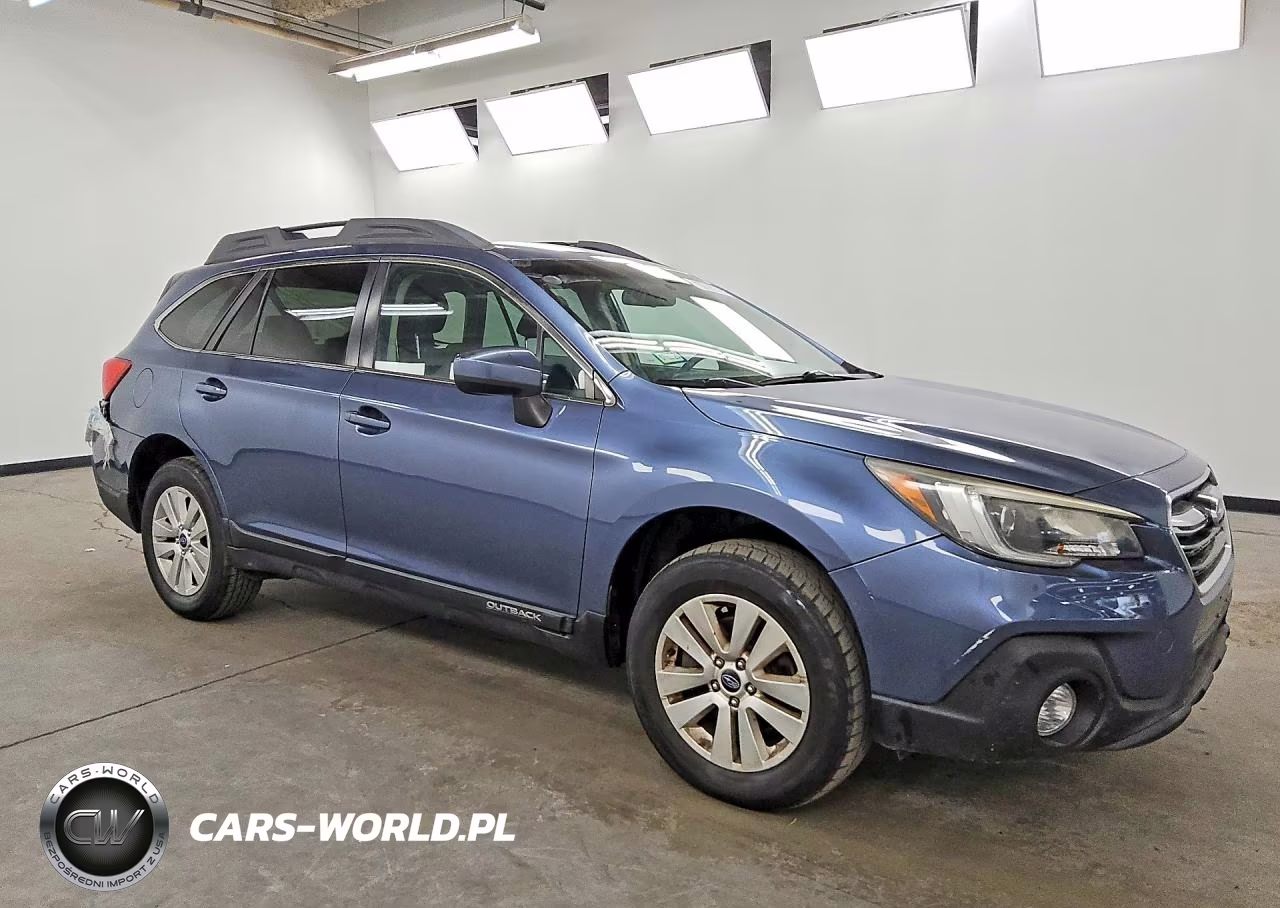 2018 Subaru Outback 2.5I Premium VIN:4S4BSACC8J3226796 - 4
