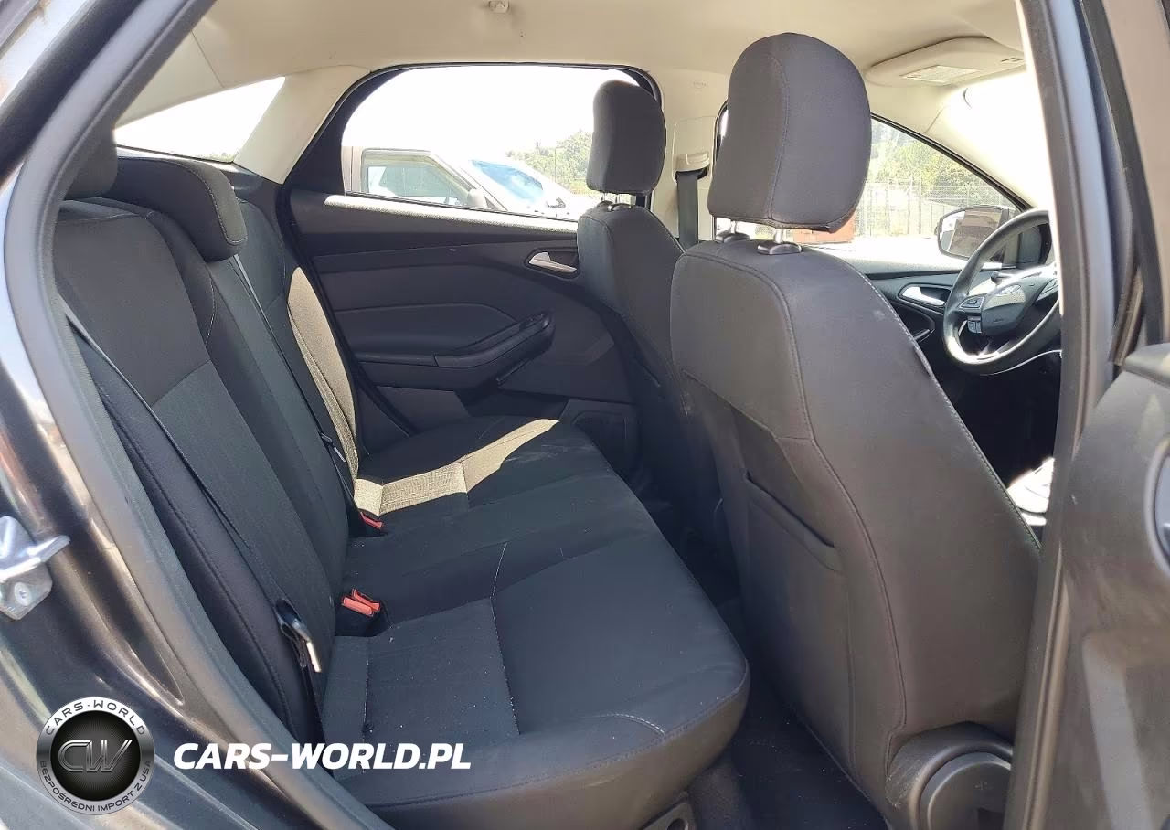 2017 Ford Focus Se VIN:1FADP3F25HL233069 - 10