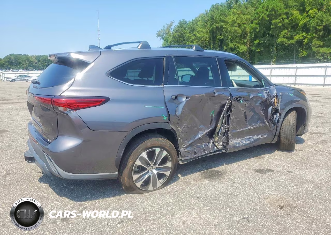 2021 Toyota Highlander Xle VIN:5TDGZRAH7MS520714 - 3