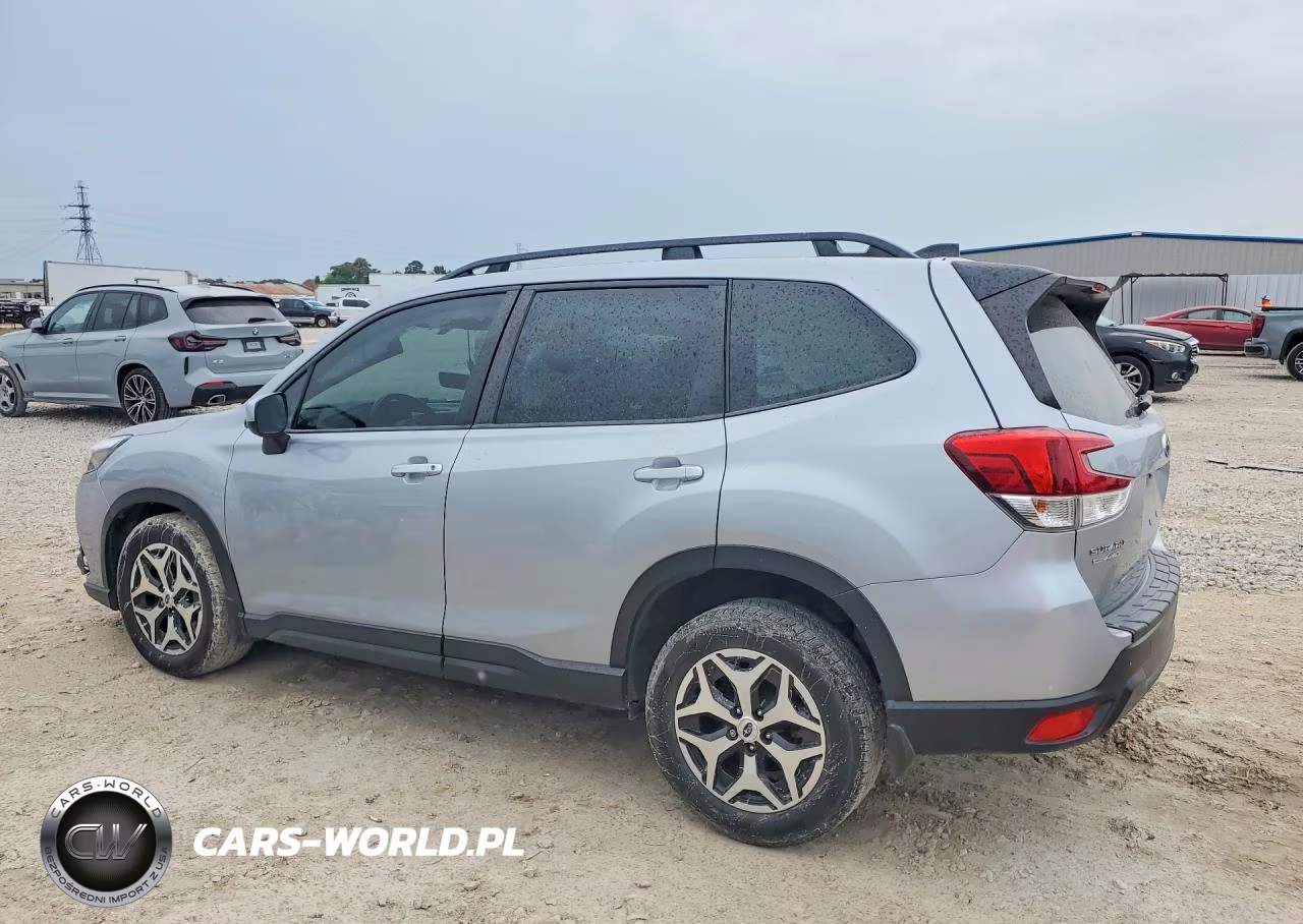 2024 Subaru Forester Premium VIN:JF2SKADC4RH420213 - 2