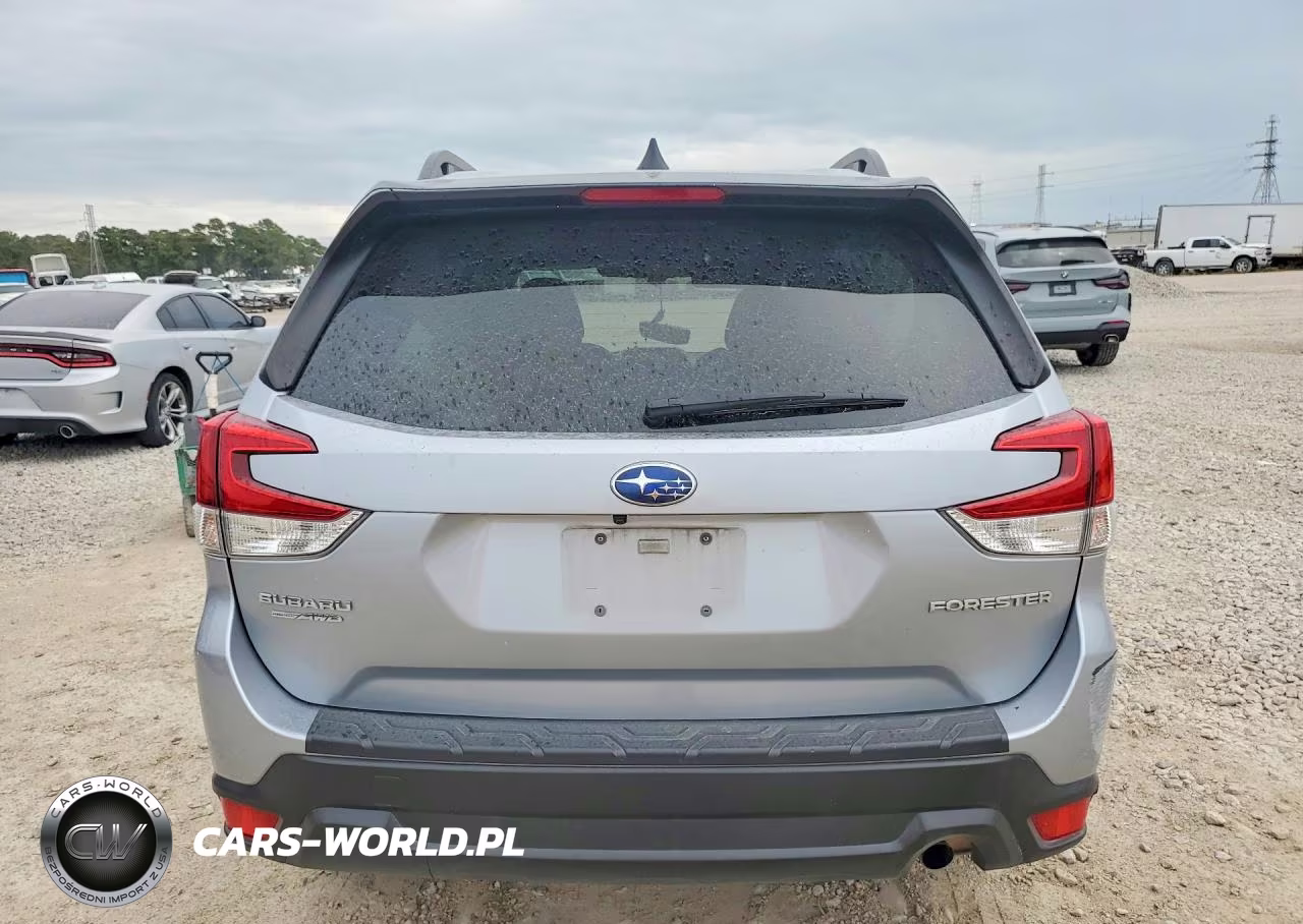 2024 Subaru Forester Premium VIN:JF2SKADC4RH420213 - 6