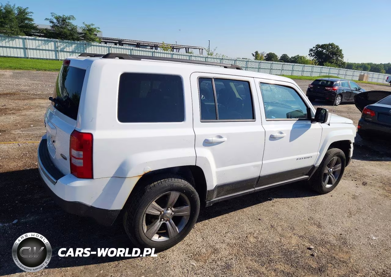 2015 Jeep Patriot Latitude VIN:1C4NJRFBXFD239959 - 3
