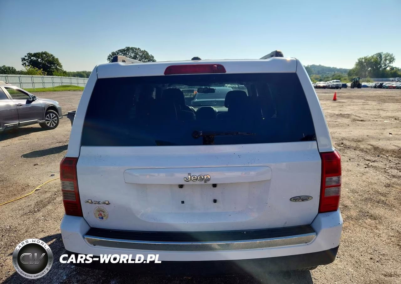 2015 Jeep Patriot Latitude VIN:1C4NJRFBXFD239959 - 6