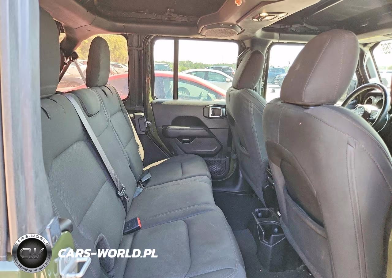 2021 Jeep Wrangler Unlimited Sahara VIN:1C4HJXEN6MW677411 - 11