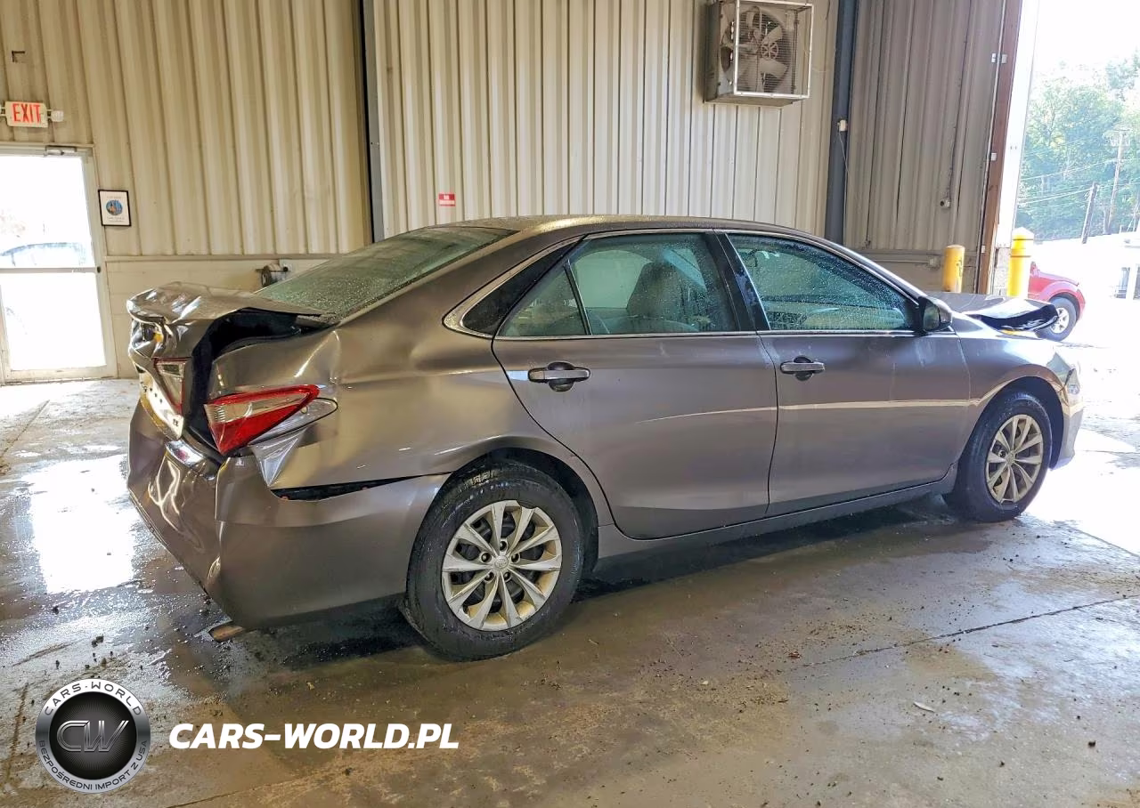 2017 Toyota Camry Le VIN:4T1BF1FKXHU445920 - 3