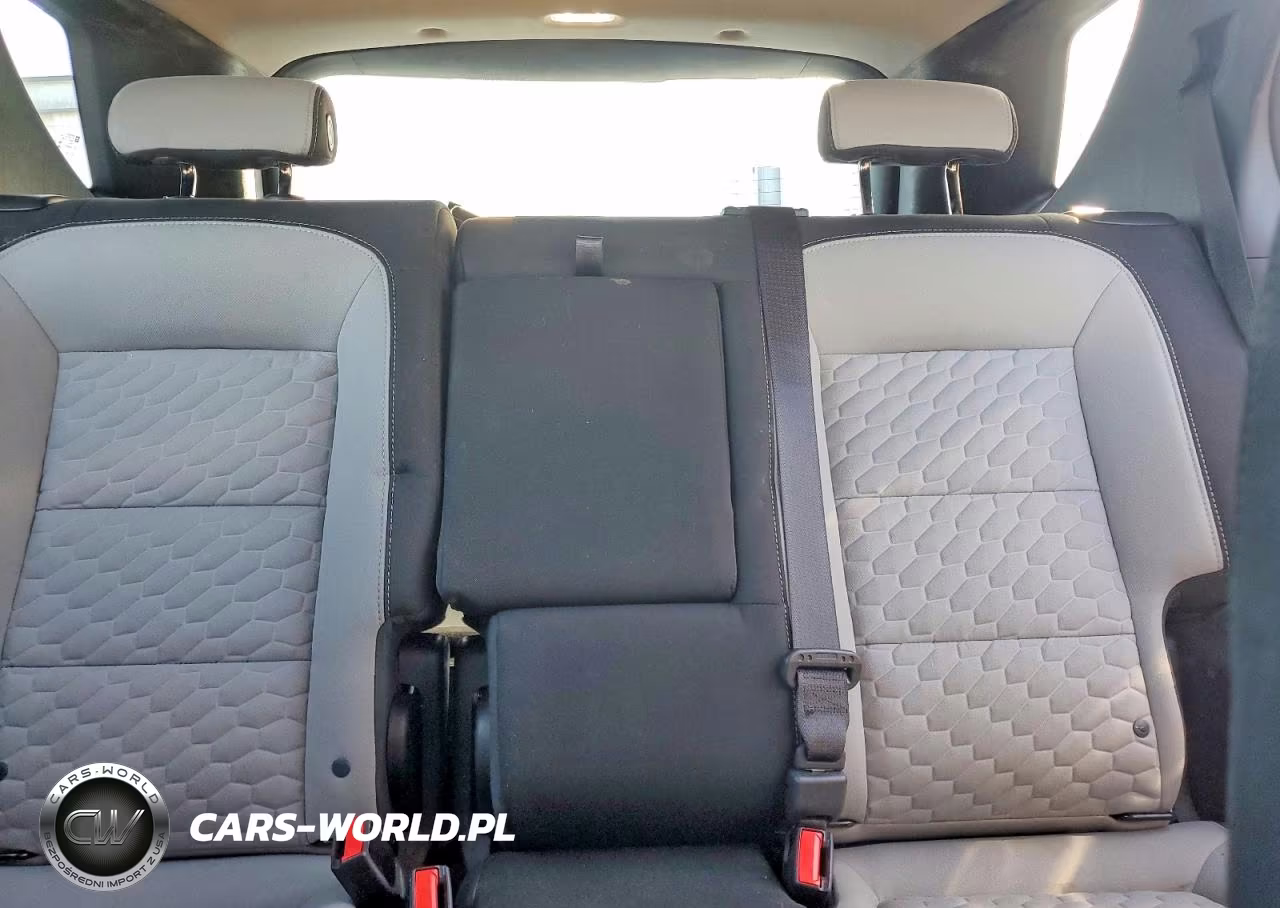 2018 Chevrolet Equinox Ls VIN:3GNAXHEV8JL373639 - 10