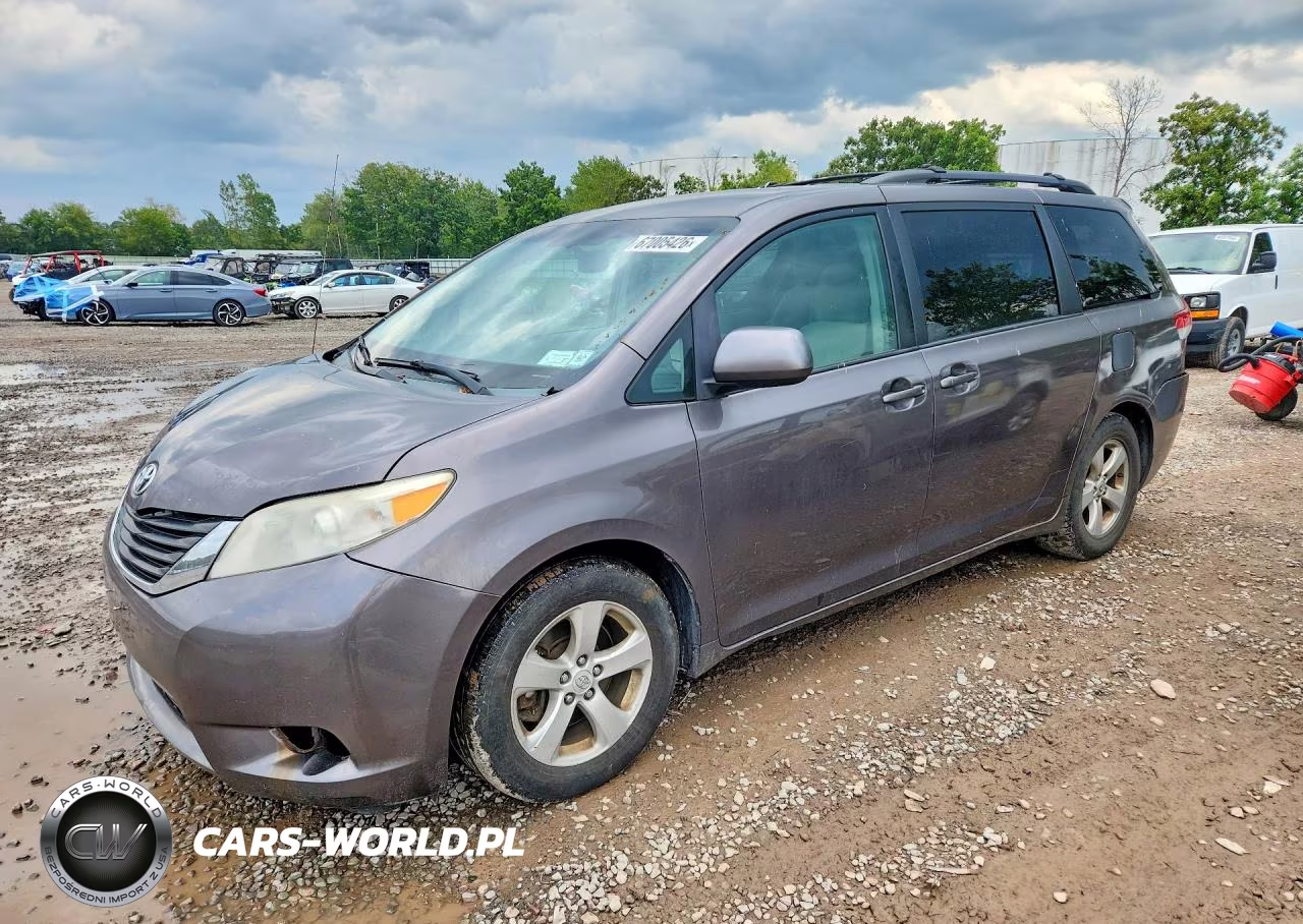 2011 Toyota Sienna Le