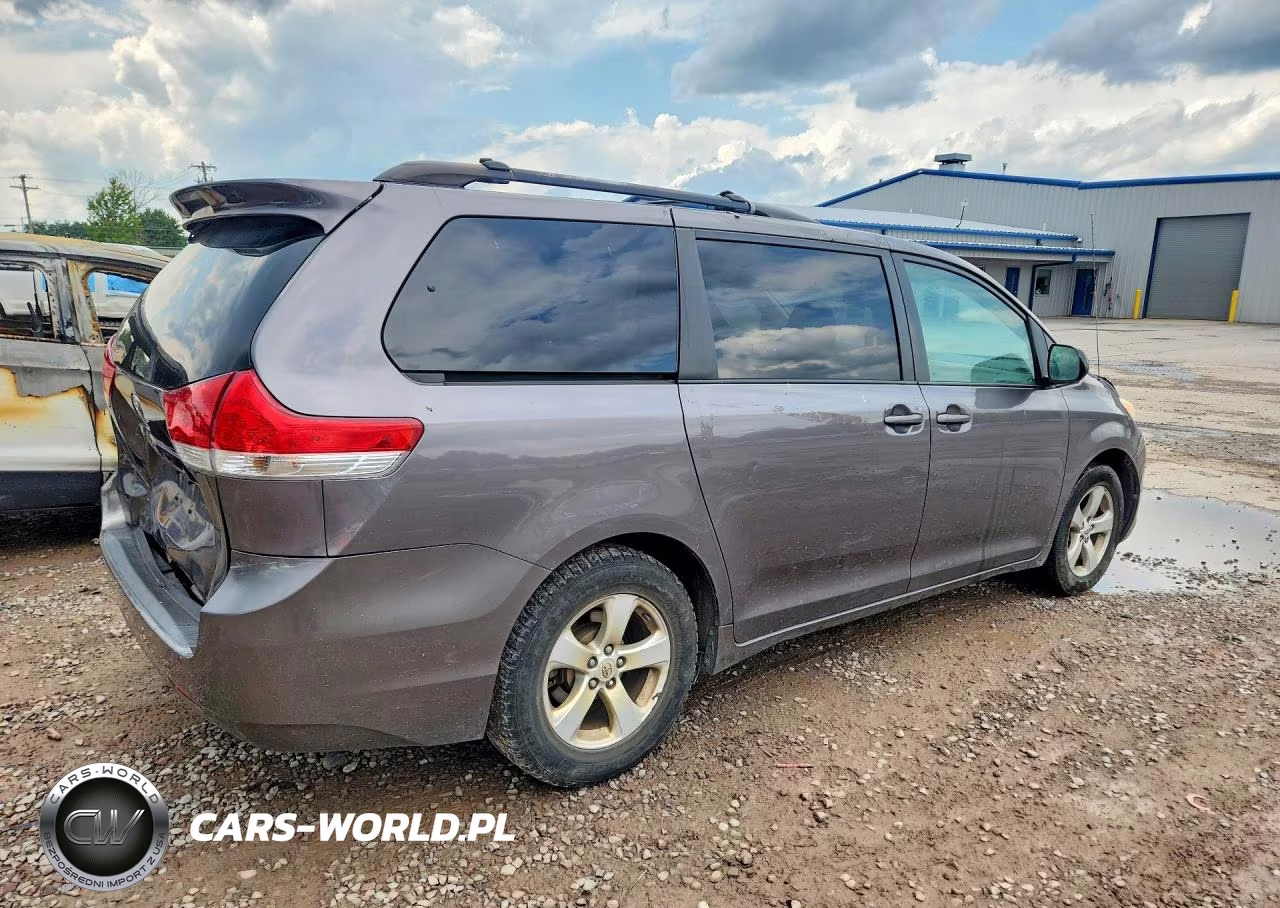 2011 Toyota Sienna Le VIN:5TDKK3DC3BS076787 - 3