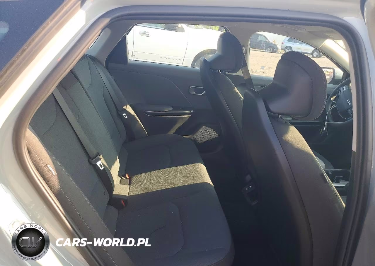 2025 Kia K4 Lxs VIN:3KPFT4DE7SE187522 - 10