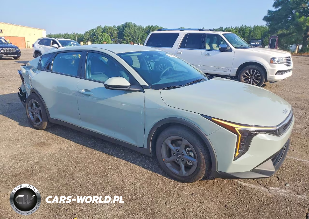 2025 Kia K4 Lxs VIN:3KPFT4DE7SE187522 - 4