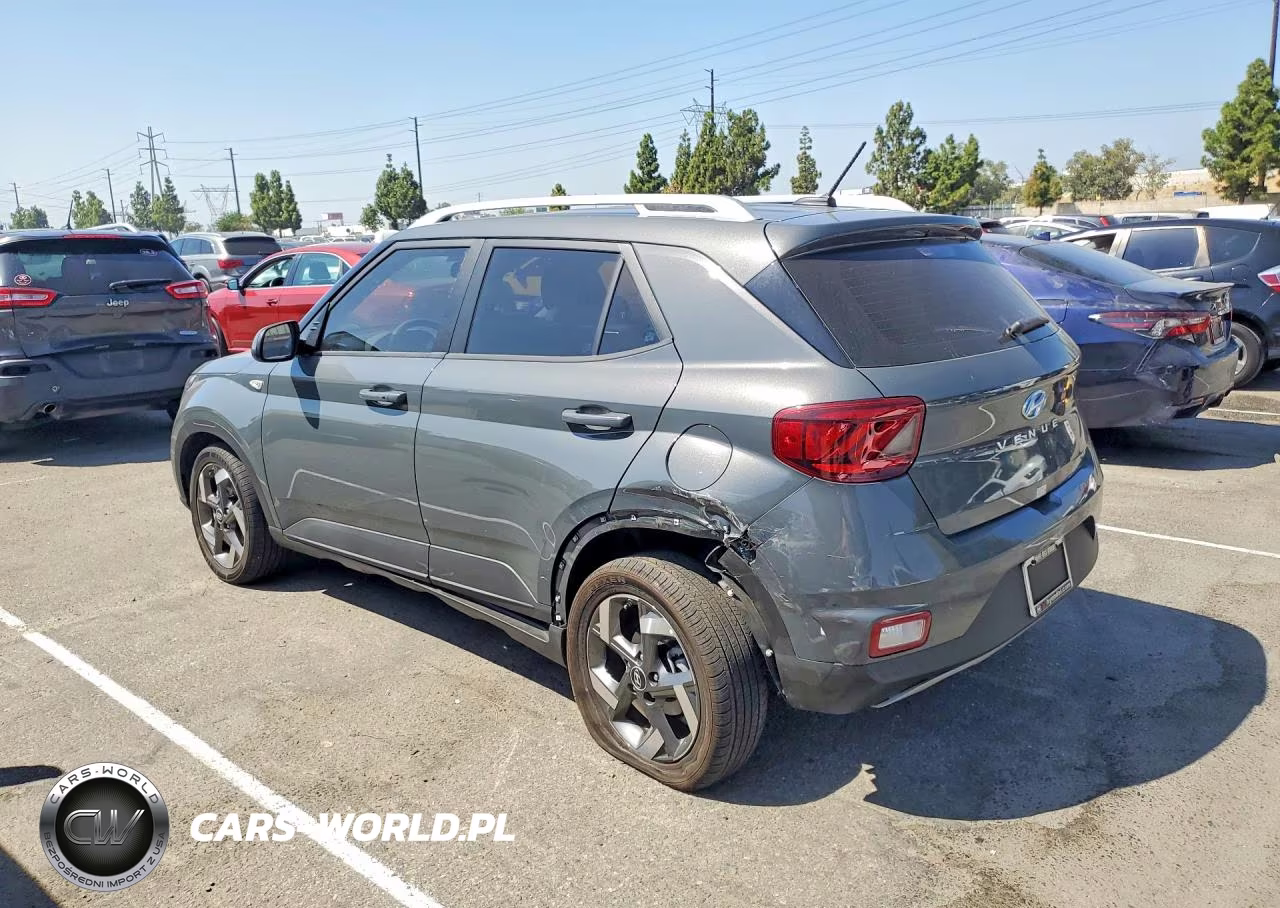 2025 Hyundai Venue Sel VIN:KMHRC8A31SU394878 - 2