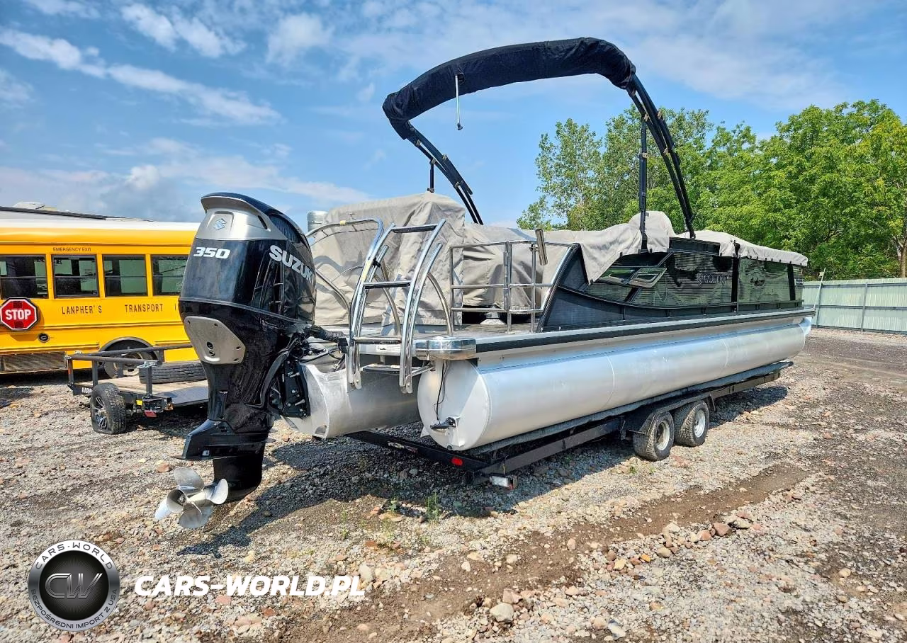 2022 Godfrey Pontoon Boat VIN:GDY63181J122 - 4