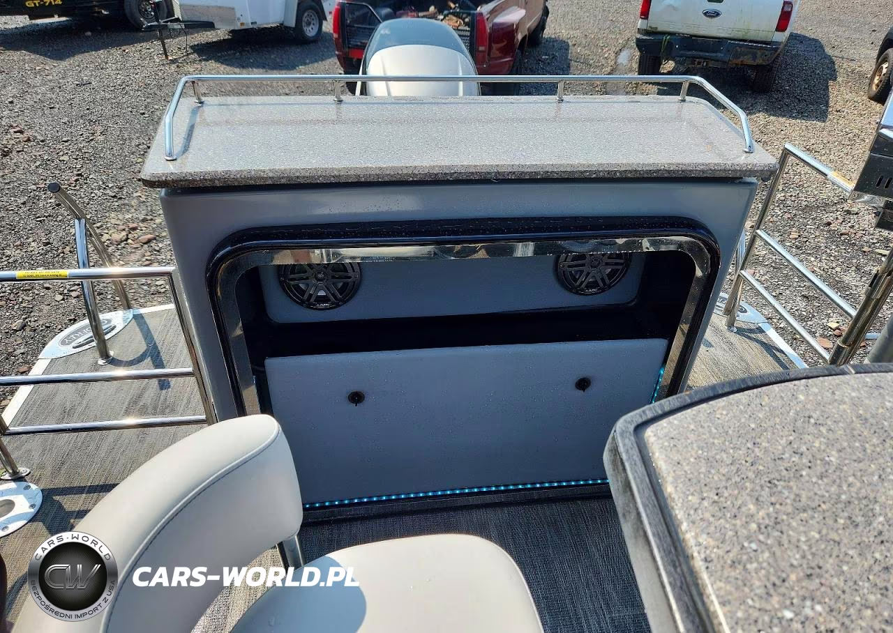 2022 Godfrey Pontoon Boat VIN:GDY63181J122 - 9