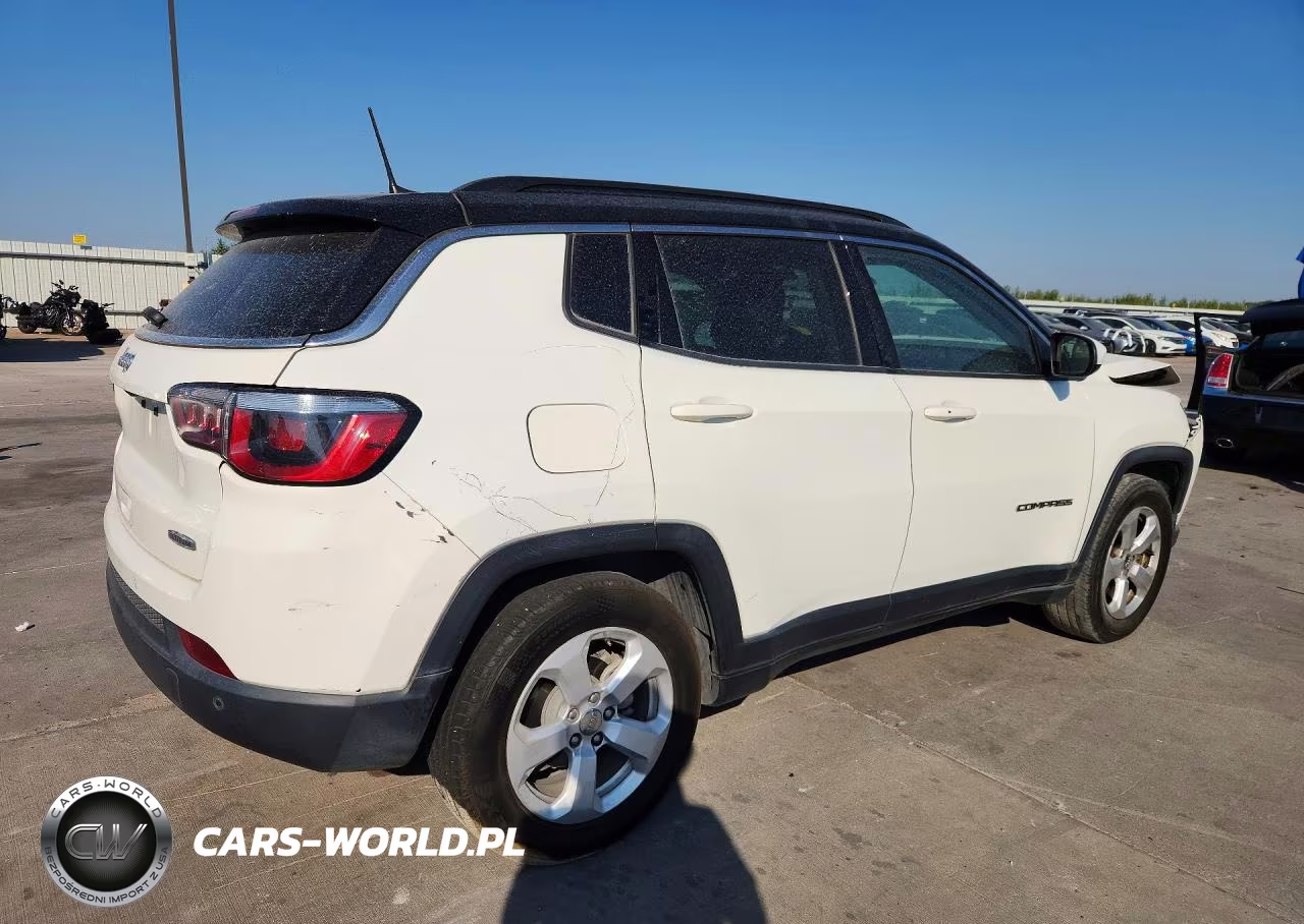 2018 Jeep Compass Latitude VIN:3C4NJCBB0JT287217 - 3