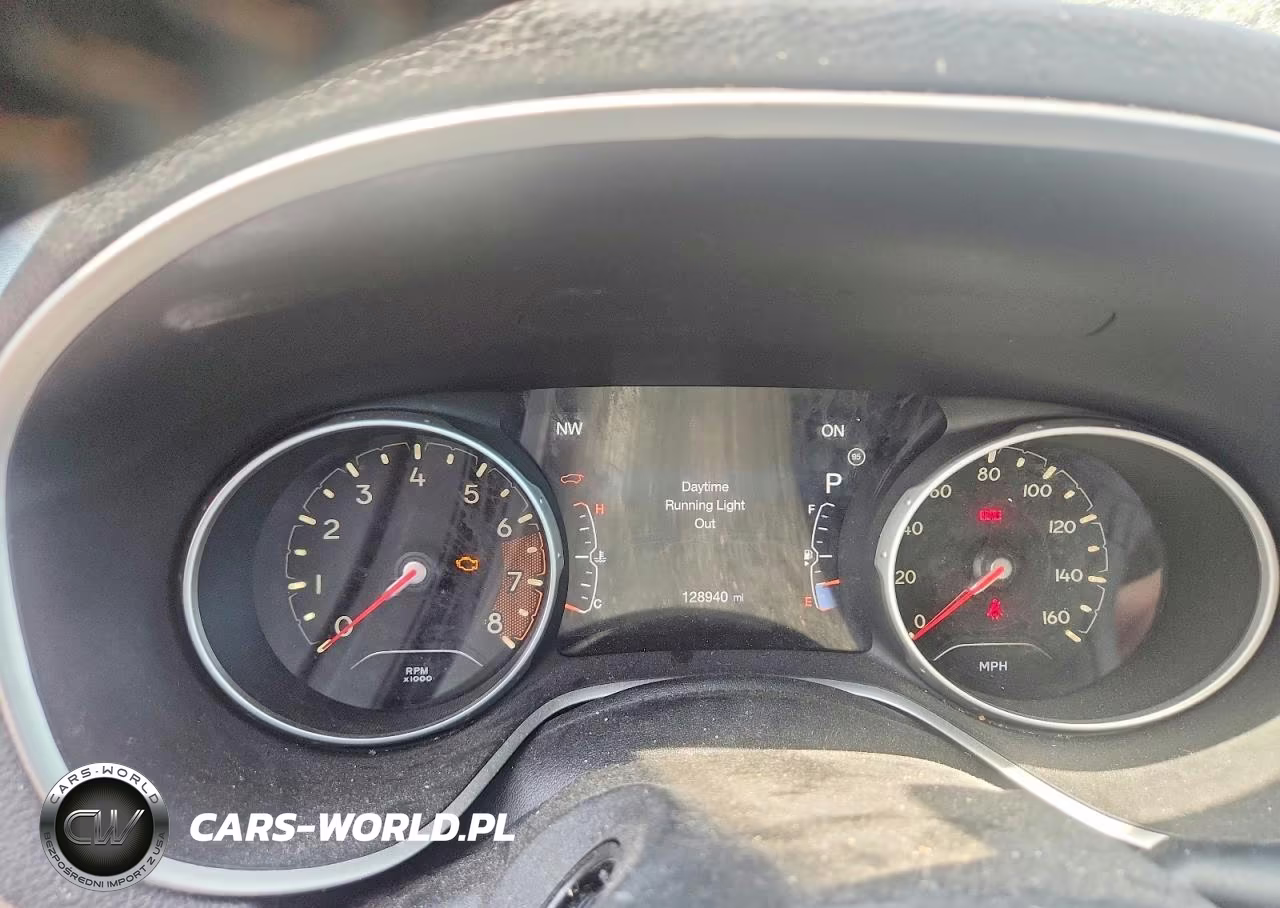 2018 Jeep Compass Latitude VIN:3C4NJCBB0JT287217 - 9