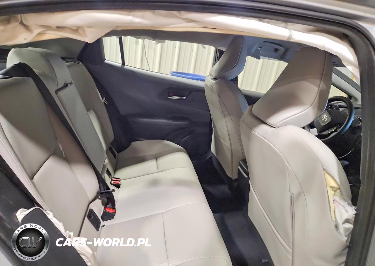 2026 Toyota Prius Xle VIN:JTDACAAU4T3082319 - 10